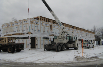 Maison de ville à Matane – fabrication de poutrelles de plancher, murs et fermes de toit