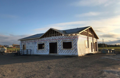 Coopérative de solidarité de St-Luc --- fabrication des murs et fermes de toit.